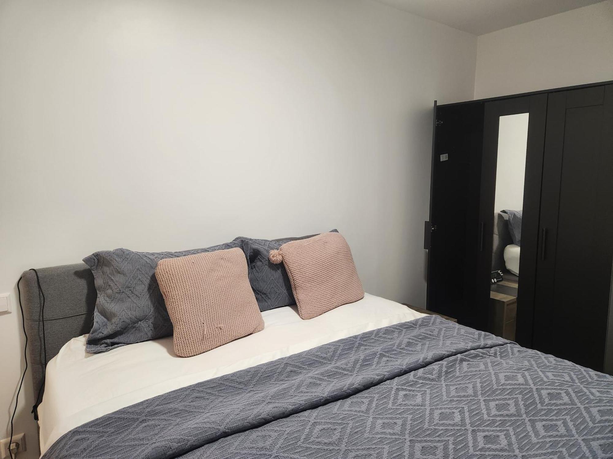 Nike Pallas 2 Beds Apartment *